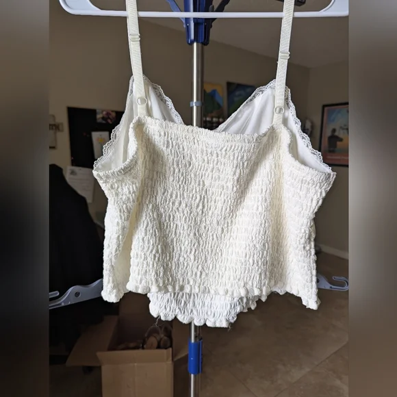 NWT Torrid White Lace Trim Top 2X - Picture 10 of 10